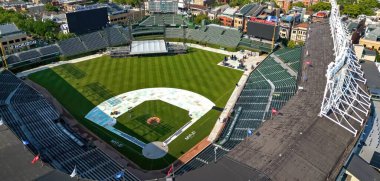 Chicago 'daki Wrigley Field - Chicago Cubs' ın evi - hava aracı fotoğrafçılığı - Chicago, ILLINOIS - Haziran 06, 2023