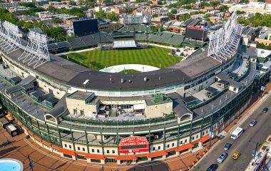 Chicago 'daki Wrigley Field - Chicago Cubs' ın evi - hava aracı fotoğrafçılığı - Chicago, ILLINOIS - Haziran 06, 2023