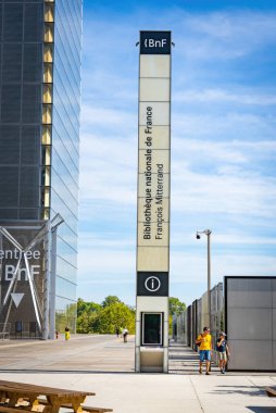 Fransa Ulusal Kütüphanesi Francois Mitterrand - PARIS, FRANCE - SEPTEMBER 4, 2023