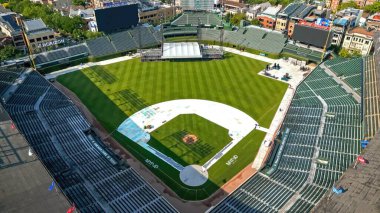 Chicago 'daki Wrigley Field - Chicago Cubs' ın evi - hava aracı fotoğrafçılığı - Chicago, ILLINOIS - Haziran 06, 2023