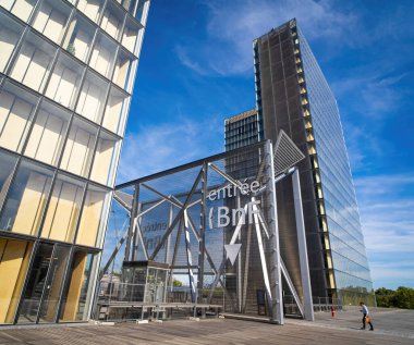 Fransa Ulusal Kütüphanesi Francois Mitterrand - PARIS, FRANCE - SEPTEMBER 4, 2023