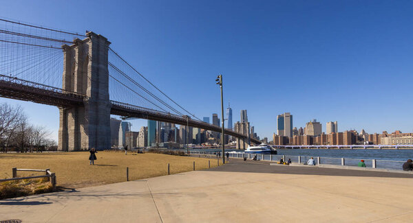 View over Brooklyn Bridge from Brooklyn Bridge Park - street photography