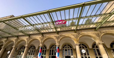 Paris 'teki Doğu Tren İstasyonu Gare de L Est - PARIS, FRANCE - 4 Eylül 2023