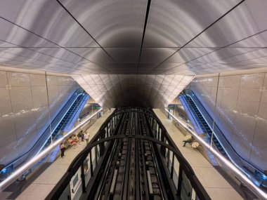 Paris 'te modern metro hattı 14 - PARIS, FRANCE - 4 Eylül 2023