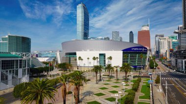 Los Angeles şehir merkezindeki Crypto Com Arena eski Staples Arena Los Angeles İHA görüntüleri LOS ANGELES, ABD - 5 Kasım 2023