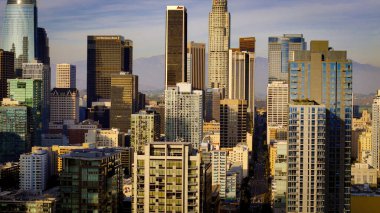 Los Angeles şehir merkezinin yüksek binaları - Los Angeles İHA görüntüleri - LOS ANGELES, ABD - 5 Kasım 2023