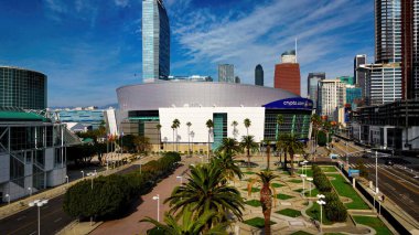 Los Angeles şehir merkezindeki Crypto Com Arena eski Staples Arena Los Angeles İHA görüntüleri LOS ANGELES, ABD - 5 Kasım 2023