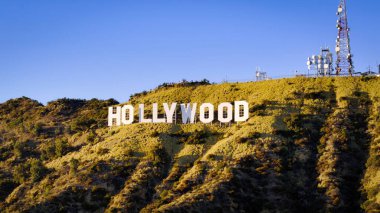 Hollywood tabelasının hava görüntüsü - Los Angeles İHA görüntüleri - LOS ANGELES, ABD - 5 Kasım 2023