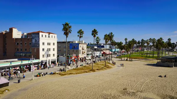 Venice Beach California Ylhäältä Aurinkoisena Päivänä Los Angeles Drone Kuvamateriaalia — kuvapankkivalokuva