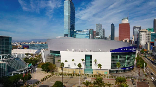 Crypto.Com Arena Los Angeles şehir merkezinden eski Staples Arena - Los Angeles Drone görüntüleri - LOS ANGELES, USA - NOVEMBER 5, 2023