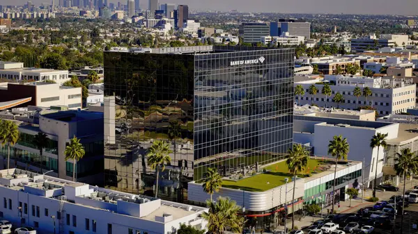 Bank America Rakennus Beverly Hills Antenninäköalalla Los Angeles Drone Kuvamateriaalia — kuvapankkivalokuva