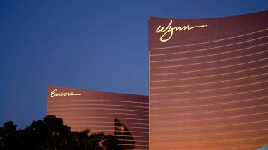 Geceleri Las Vegas 'taki Wynn ve Encore Otel ve Kumarhanesi - LAS VEGAS, ABD - 31 Ekim. 2023