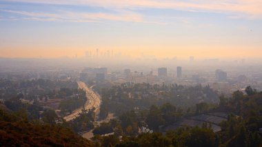 Sisli bir günde Los Angeles 'a bakın - seyahat fotoğrafçılığı