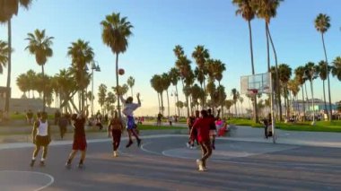 Venice Beach California 'daki Spor Mahkemeleri - LOS ANGELES, ABD - 5 Kasım 2023