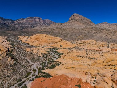 Nevada Çölü 'ndeki Red Rock Kanyonu üzerinde hava görüntüsü.