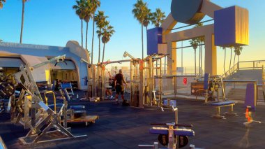 Venice Beach California 'daki Muscle Beach bölgesi - LOS ANGELES, ABD - 5 Kasım 2023
