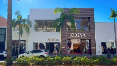 Max Mara ve Zegna Mağazaları Rodeo Drive Beverly Hills - LOS ANGELES, ABD - 5 Kasım 2023