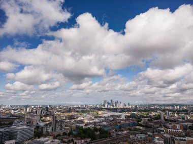 Londra üzerindeki gökyüzü - inanılmaz hava manzarası