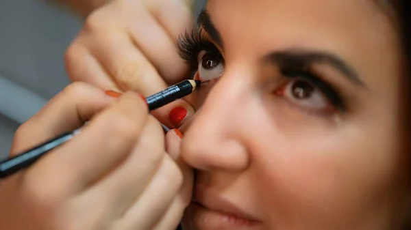 Preparación Del Maquillaje Profesional Para Los Ojos Fotografía Estudio Imágenes de stock libres de derechos