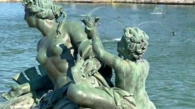 Paris 'teki Versailles Şatosu' ndaki güzel bahçeler PARIS, FRANCE 05 Eylül 2023