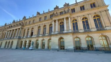 Paris 'teki Versailles Şatosu - PARIS, FRANCE - Eylül 05, 2023