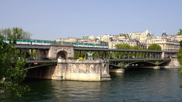 Famous Bir Hakeim Bridge River Seine Paris Παρίσι Γαλλία Σεπτεμβρίου — Αρχείο Βίντεο