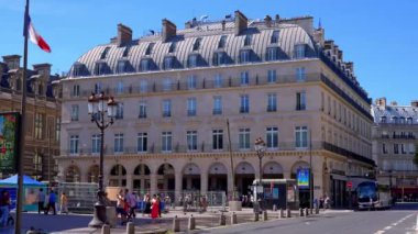 Paris şehir merkezindeki Du Louvre Oteli - PARIS, FRANCE - SEPTEMBER 04, 2023