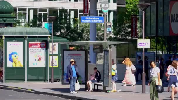 Francois Mitterand Könyvtári Buszmegálló Párizsban Párizs Franciaország September 2023 — Stock videók