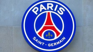Paris Saint Germain Futbol Kulübü Logosu - PARIS, FRANCE - Eylül 04, 2023