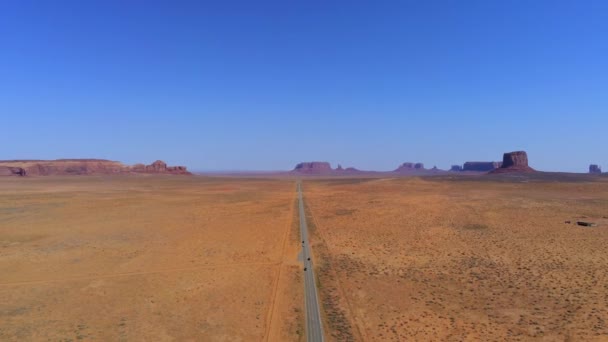 Одинокая Дорога Через Пустыню Аризона Вид Воздуха — стоковое видео