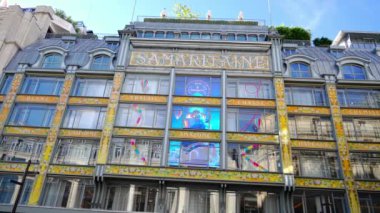 Paris 'te Samaritaine adında çok pahalı bir mağaza. PARIS, FRANCE - Eylül 04, 2023