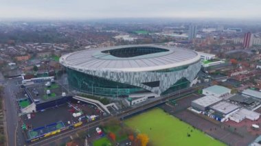 Tottenham Hotspur Stadyumu ve Londra 'nın hava manzarası - LONDON, BİRLİK KINGDOM - 12 Aralık 2023
