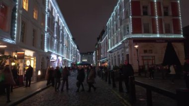 Covent Garden Londra 'da güzel bir Noel süslemesi - Londra, Birleşik KINGDOM - 12 ARALIK 2023