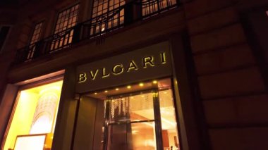 Londra 'daki Sloane Caddesi' ndeki Bvlgari mağazası - Londra, BİRLİK KINGDOM - 12 ARALIK 2023