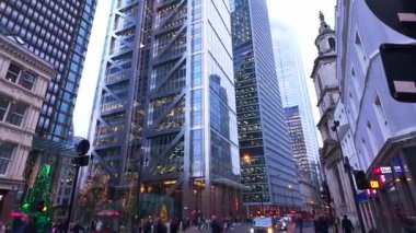 Londra şehrindeki modern yüksek binalar - LONDON, BİRLİK KINGDOM - 12 ARALIK 2023