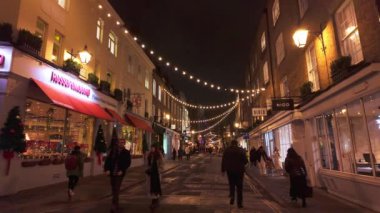 Londra 'nın Seven Dials semti güzel Noel süslemeleriyle - LONDON, UNITED KINGDOM - 12 Aralık 2023