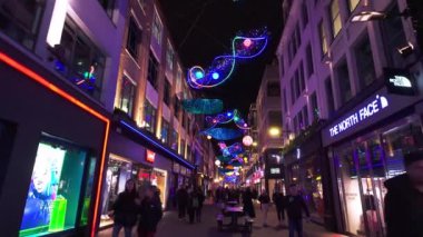 Londra 'daki güzel Carnaby Caddesi ünlü Noel süslemesiyle - Londra, Birleşik KINGDOM - 12 Aralık 2023