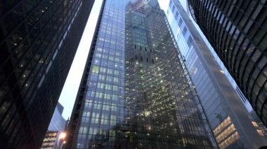Londra şehrindeki modern yüksek binalar - LONDON, BİRLİK KINGDOM - 12 ARALIK 2023