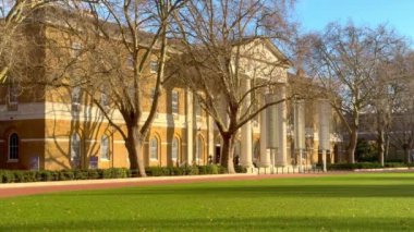 Saatchi Galerisi Chelsea Londra 'daki Duke of York Square' de - LONDON, BİRLİK KINGDOM - 12 ARALIK 2023