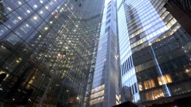 Londra şehrindeki modern yüksek binalar - LONDON, BİRLİK KINGDOM - 12 ARALIK 2023