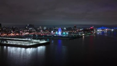 Montreal Kanada 'nın güzel Skyline' ı gece hava görüntüsü - İnsansız hava aracı ile seyahat fotoğrafçılığı