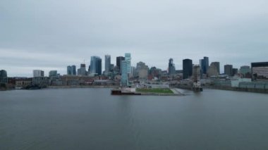 Montreal Kanada 'nın ufuk çizgisi üzerinde hava görüntüsü - İHA ile seyahat fotoğrafları