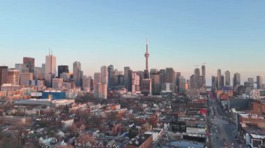 Akşamları Toronto Kanada 'nın inanılmaz şehri - TORONTO, CANADA Kuzey AMERİKA - 17 Nisan 2024