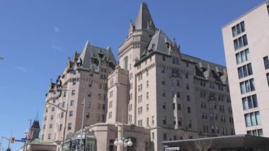 Ottawa Kanada 'dan Fairmont Chateau Laurier - OTTAWA, ONTARIO CANADA - 16 Nisan 2024