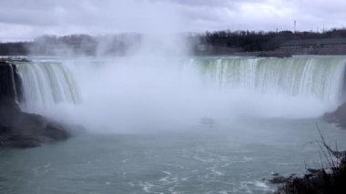 Dünyanın en ünlü şelaleleri Niagara Kanada 'ya düşer - Kanada' da seyahat fotoğrafçılığı