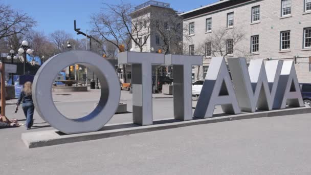 Ogromne Litery Ottawy Targu Przydrożnym Świetna Okazja Fotografowania Turystów Ottawa — Wideo stockowe
