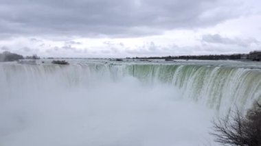Dünyanın en ünlü şelaleleri Niagara Kanada 'ya düşer - Kanada' da seyahat fotoğrafçılığı