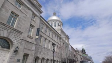 Montreal Kanada 'daki Bonsecours Alışveriş Merkezi - MONTREAL, CANADA - 20 Nisan 2024