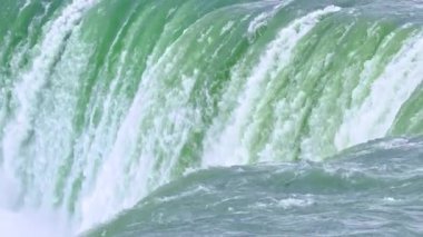 Kanada 'daki Niagara Şelalesi' nin yakın görüntüsü - seyahat fotoğrafçılığı Kanada