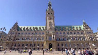 Hamburg Belediye Binası ve Pazar Meydanı - HAMBURG, Almanya - 15 Mayıs 2024